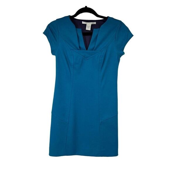 Diane Von Furstenburg Blue Abstract Neckline Dress. - Picture 1 of 10